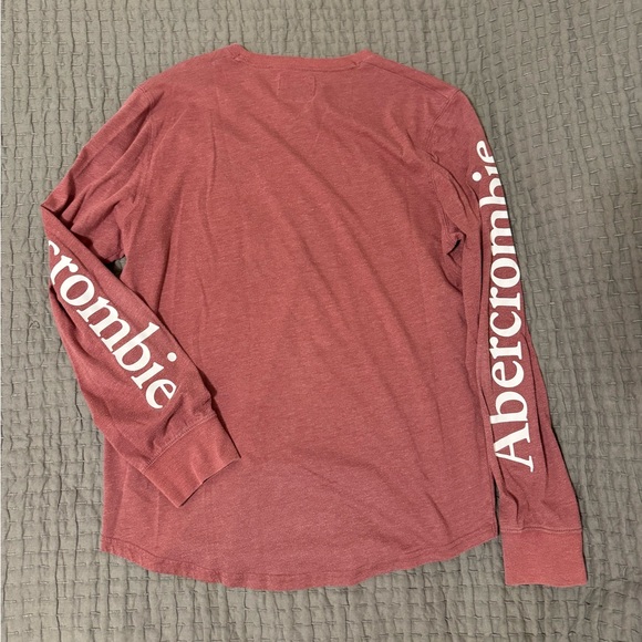Abercrombie & Fitch Men’s Large Red Long Sleeve Crewneck Tee - Picture 2 of 4